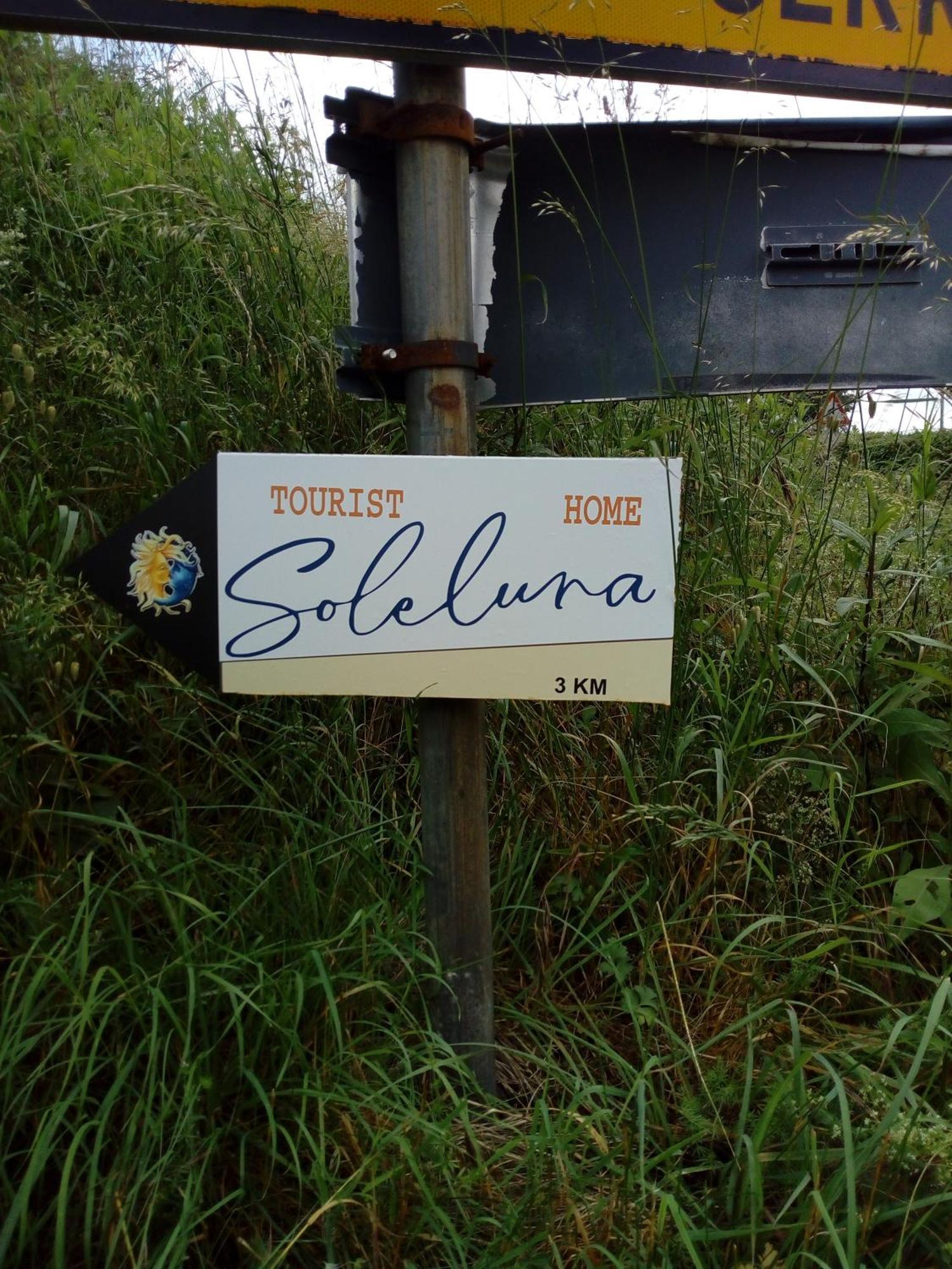 Soleluna Carro Luaran gambar